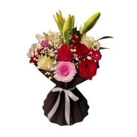 Mixed bouquet of 15 red, pink and white flowers