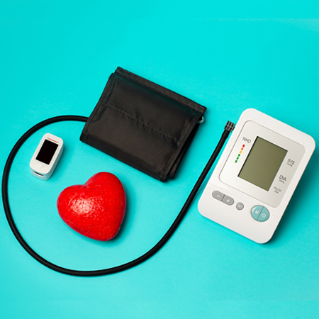 أجهزة قياس ضغط الدم وتشبع الأكسجين